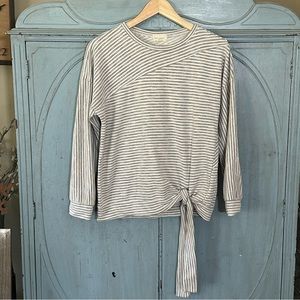 Anthropologie MELLO DAY Tie front light sweatshirt size small